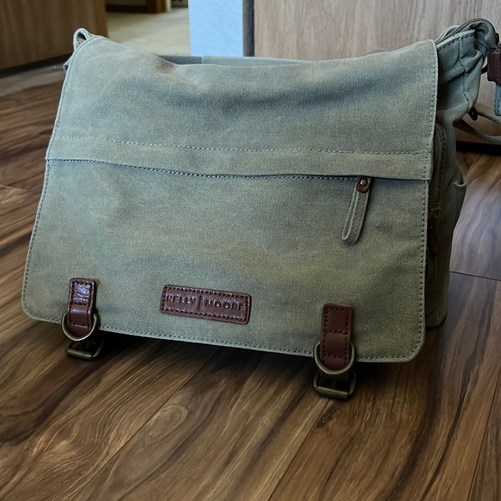 Kelly Moore Camera Bag